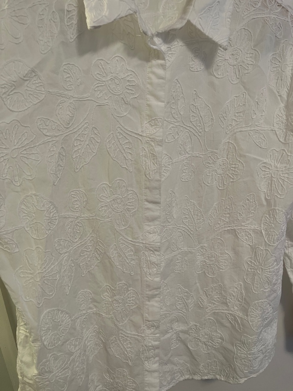 T Tahari White Floral Embroidered Button-Down Shirt - Picture 4 of 7